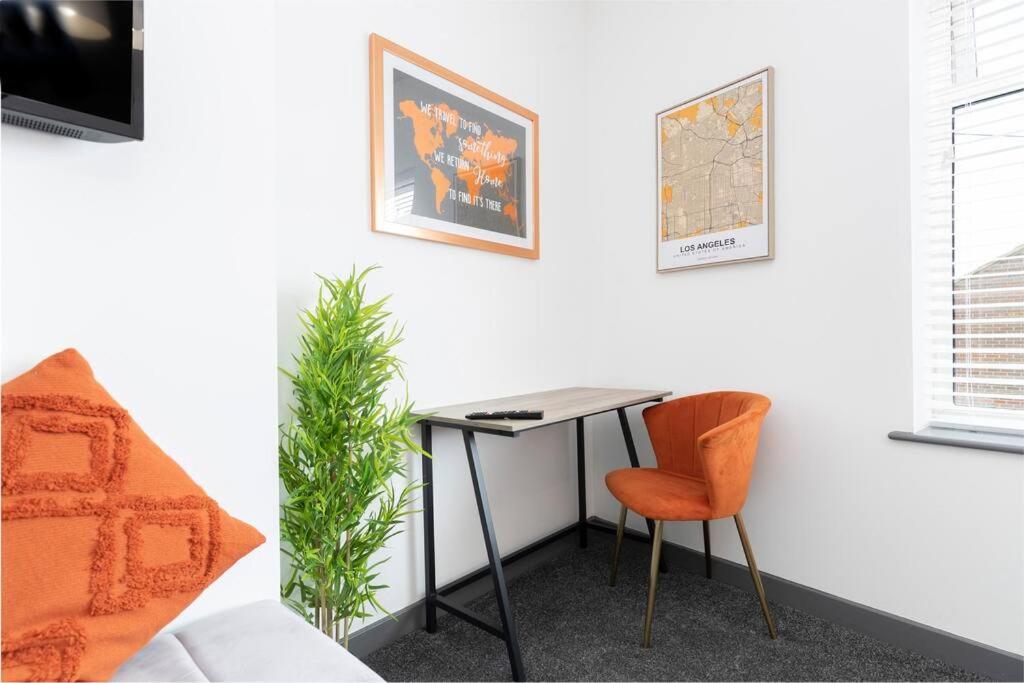 Modern Centrally Located 3 Bed Property With Tvs In Each Bedroom Super Fast Wifi And Crisp White Hotel Linen Hosted By Our Home Short Stays Darlington  Esterno foto