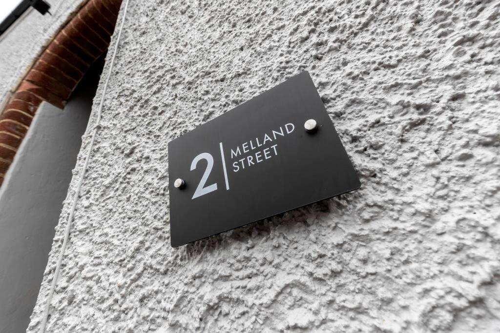 Modern Centrally Located 3 Bed Property With Tvs In Each Bedroom Super Fast Wifi And Crisp White Hotel Linen Hosted By Our Home Short Stays Darlington  Esterno foto